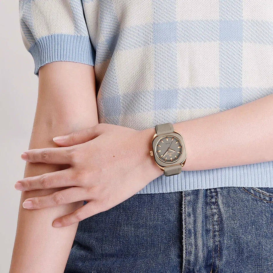NAVIFORCE Simple Women Watches Luxury Design Silicone Watch Ladies Quartz Wristwatch Womens Polygon Dial Luminous Reloj Mujer