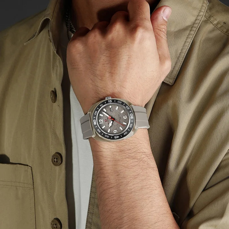 NAVIFORCE Man's Watch Quartz Calendar Luminous 5ATM Waterproof Business Luxury Casual Simple Wristwatch Gifts Box Male NF7132
